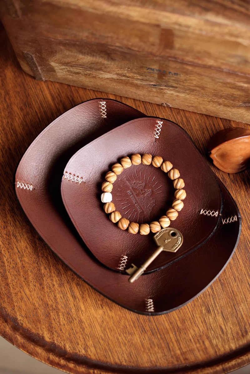 Handmade Italian Leather Valet - огляд і ціна Valet Tray Nightstand Organizer Leather
